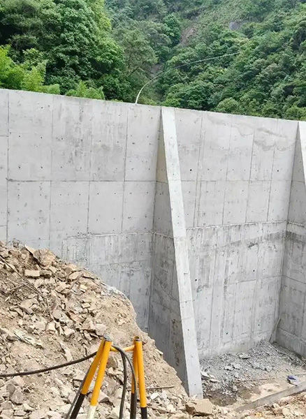 阳泉城区重力式挡土墙