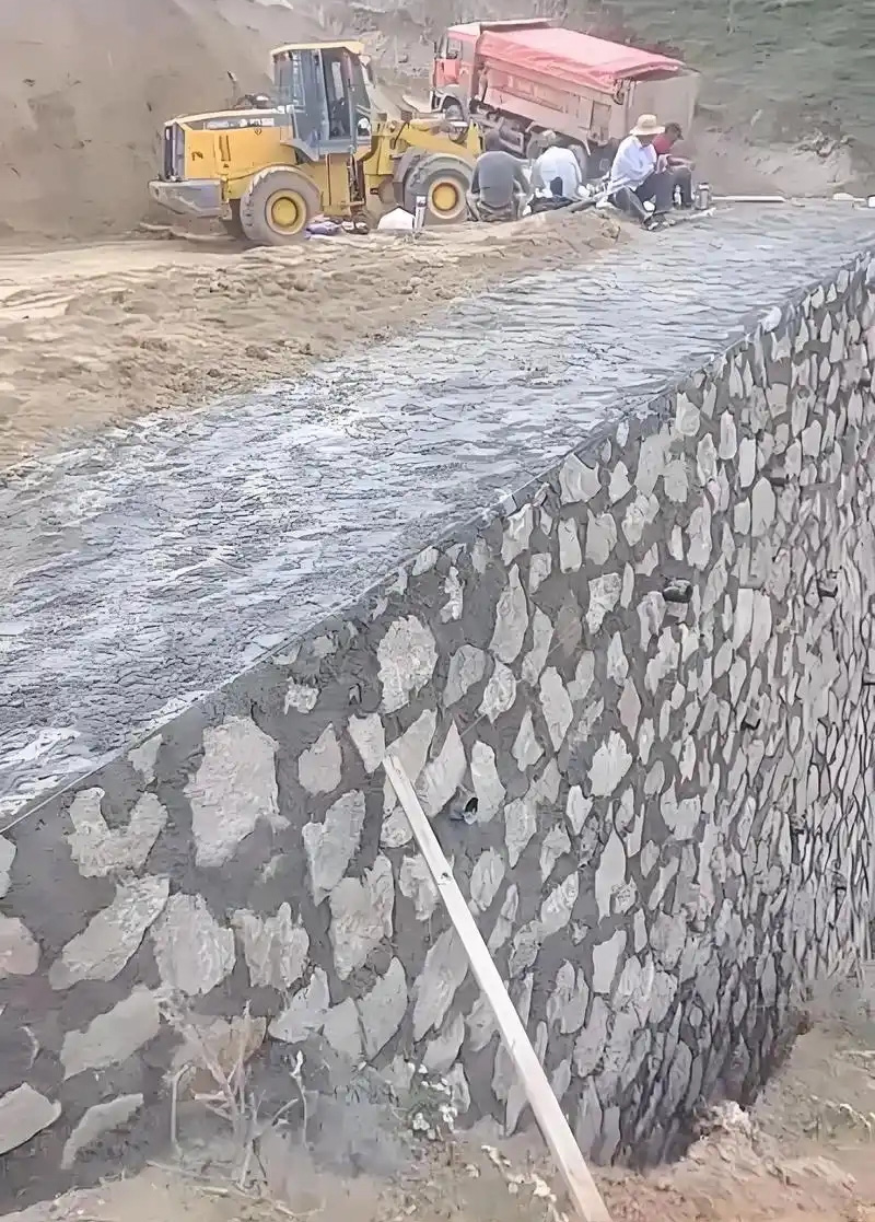 阳泉城区边坡加固